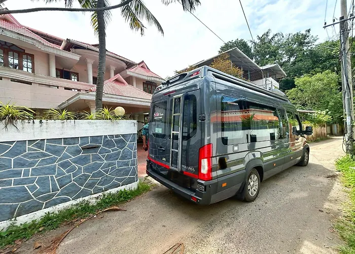 La Casa Trivandrum 4 Bhk Ac Luxury Villa At City Centre, Just 5 Kms From Airport & 3 Kms To Trivandrum Railway Station Thiruvananthapuram